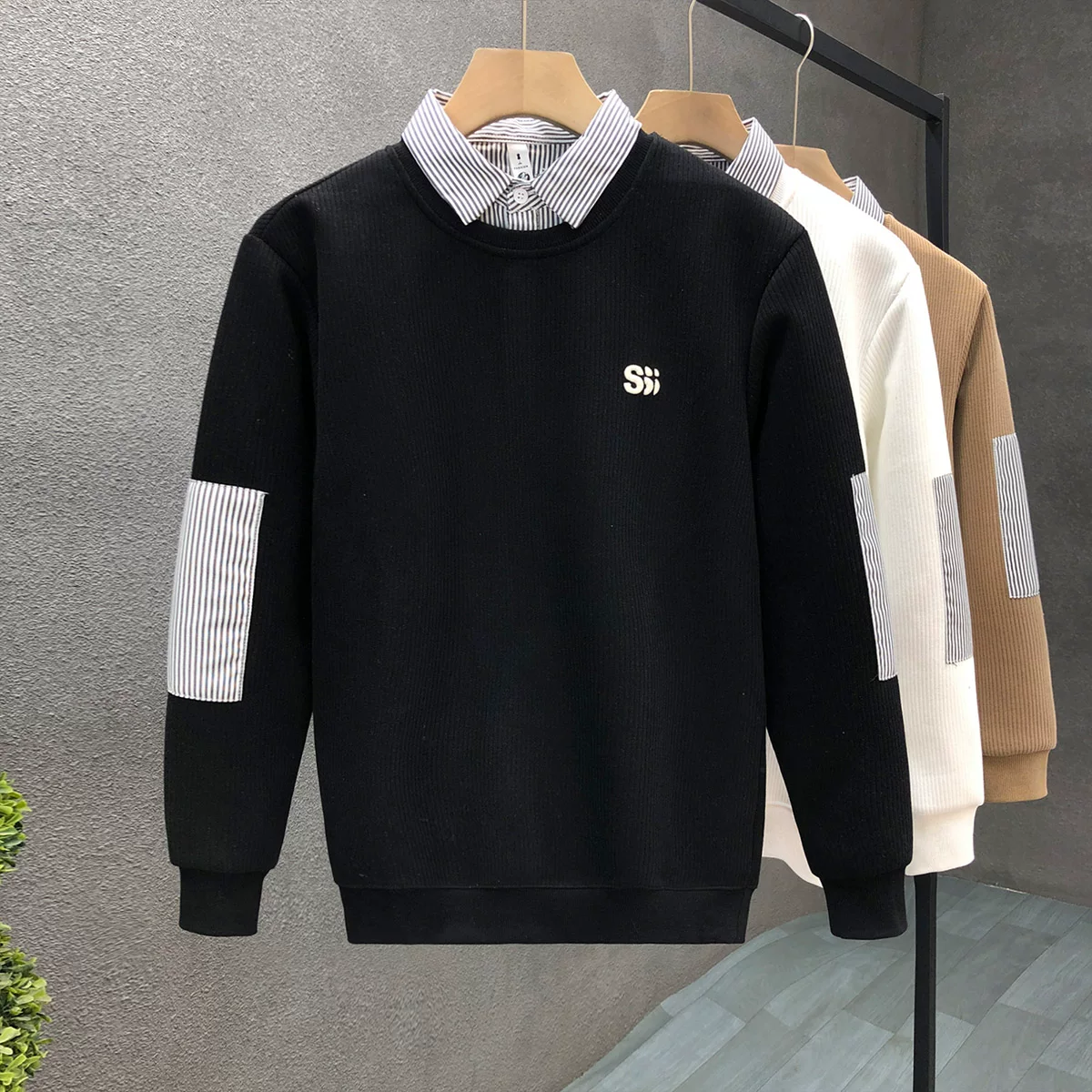 Striped Patch Collar Sweatshirt